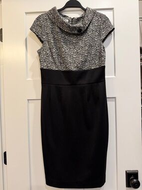 Women’s Black and White Zebra print Cowl Neck Short Sleeve Dress Size 10